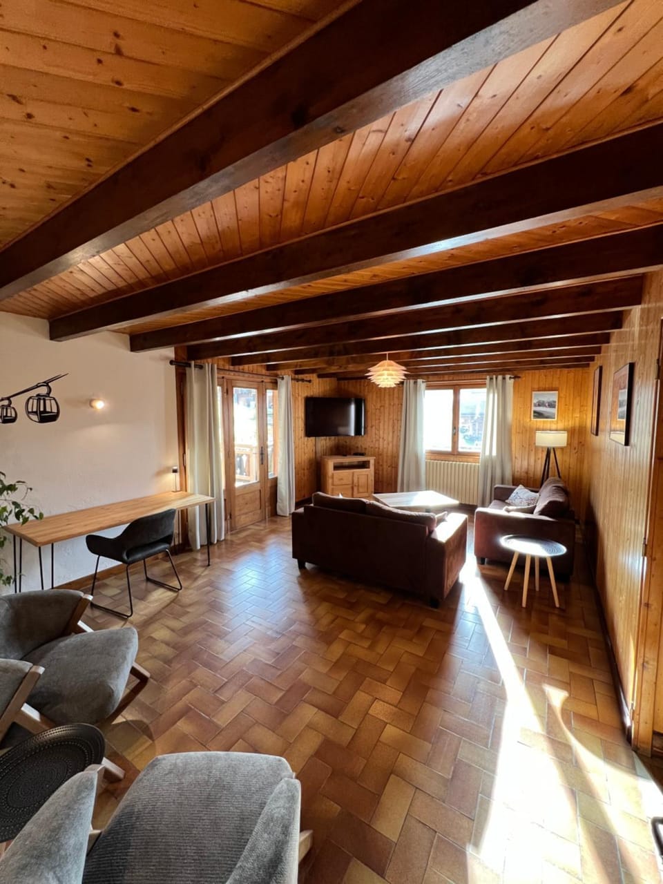 Communal lounge/ TV room, Living room, Seating area