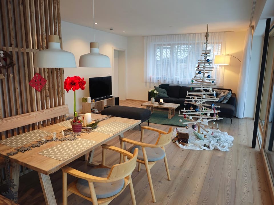 Living room, Dining area