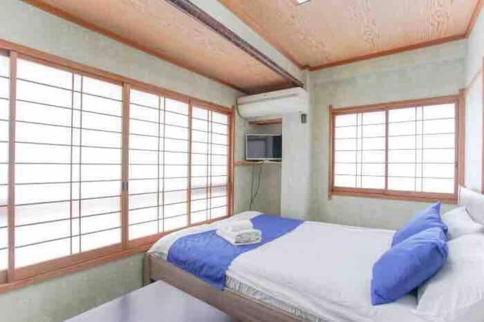 Bed, Photo of the whole room, Bedroom, air conditioner