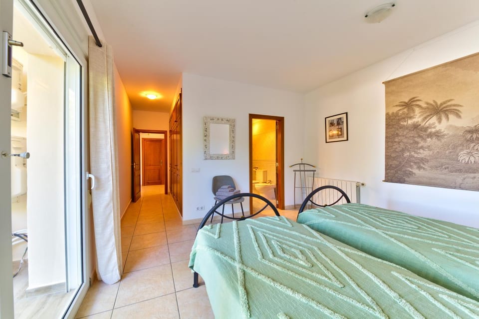 Villa Hibiscus - A modern villa for 10 guests Villa in Marina Alta