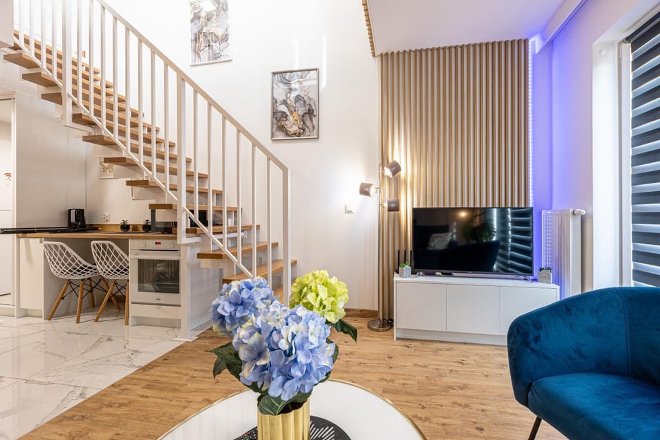 Kitchen or kitchenette, Seating area