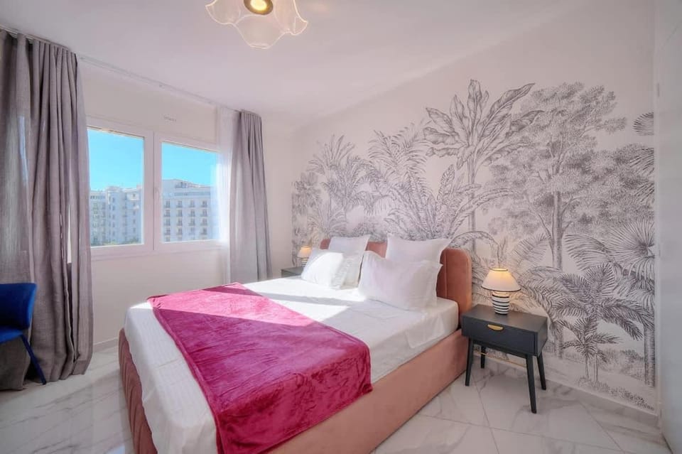 Seabatical Apartment by the beach, 2Bed and 2Baths Apartment in Cannes
