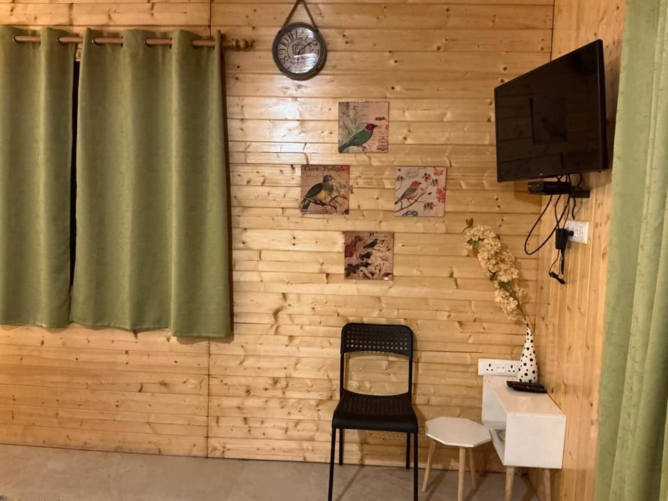 TV and multimedia, hair dresser