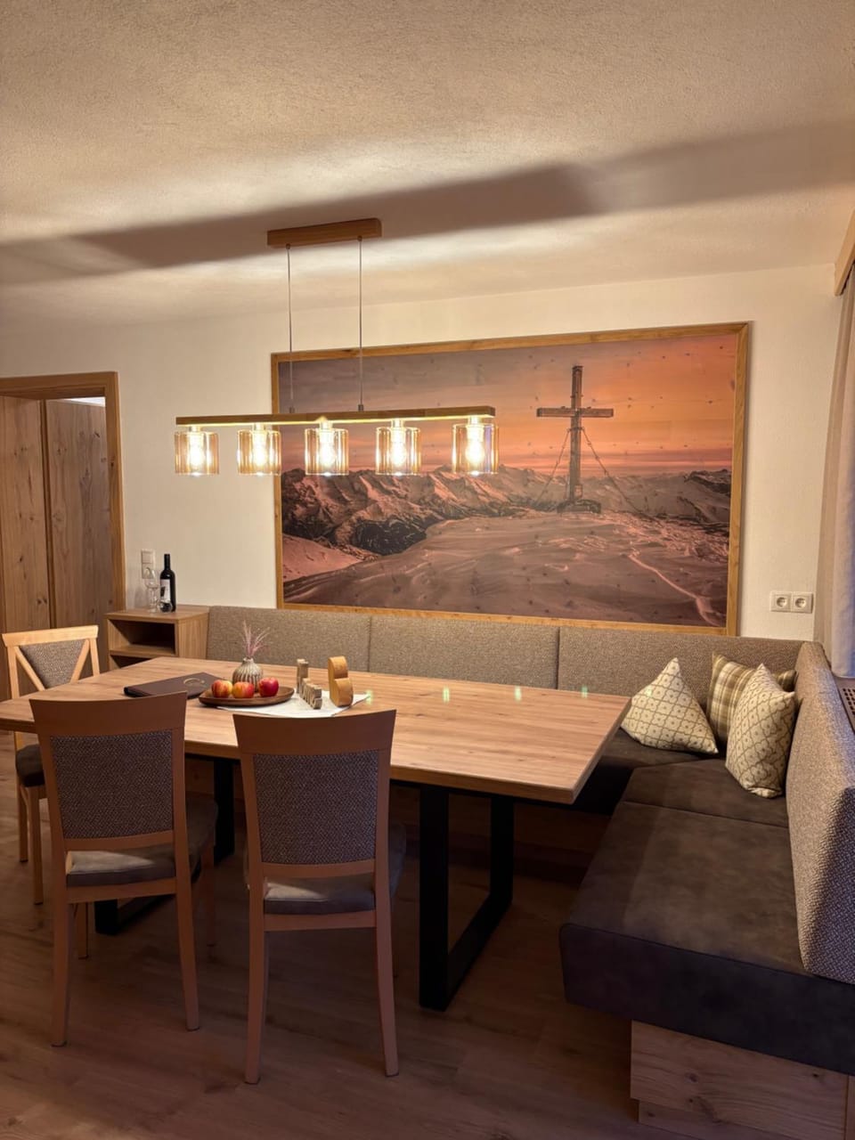 Seating area, Dining area