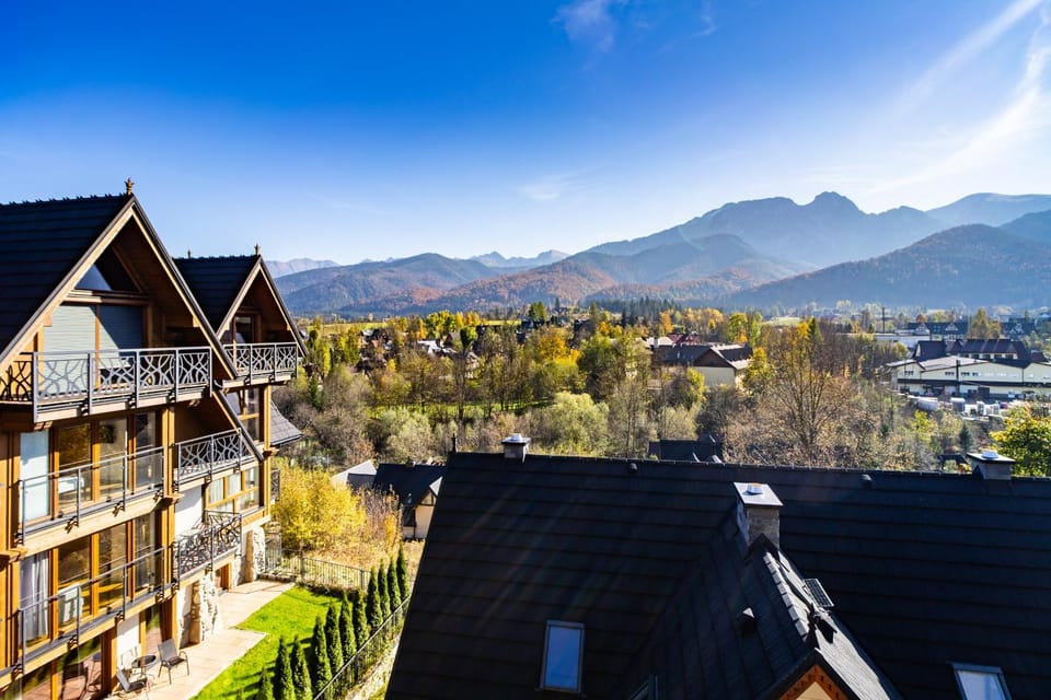 Natural landscape, Balcony/Terrace, City view, Mountain view
