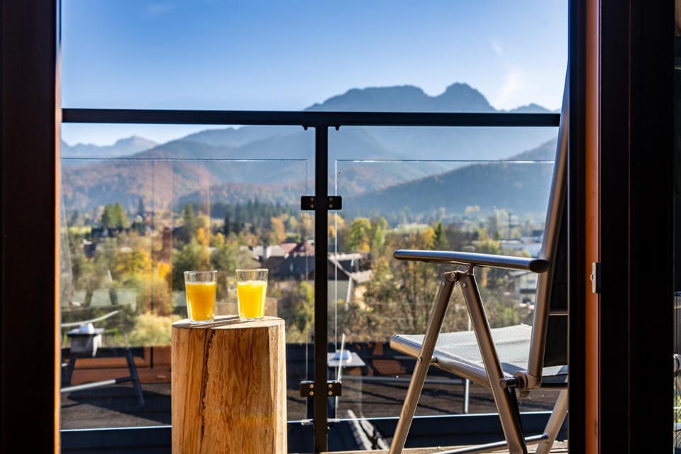 Balcony/Terrace, Mountain view