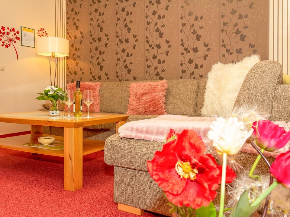 Living room, Decorative detail, Seating area