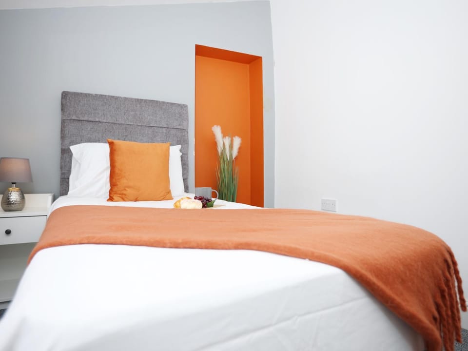 Sleeps 8 - Parking - M5 - long stays House in Sedgemoor