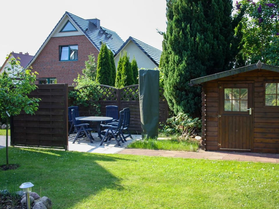 Property building, Garden, Balcony/Terrace, Seating area