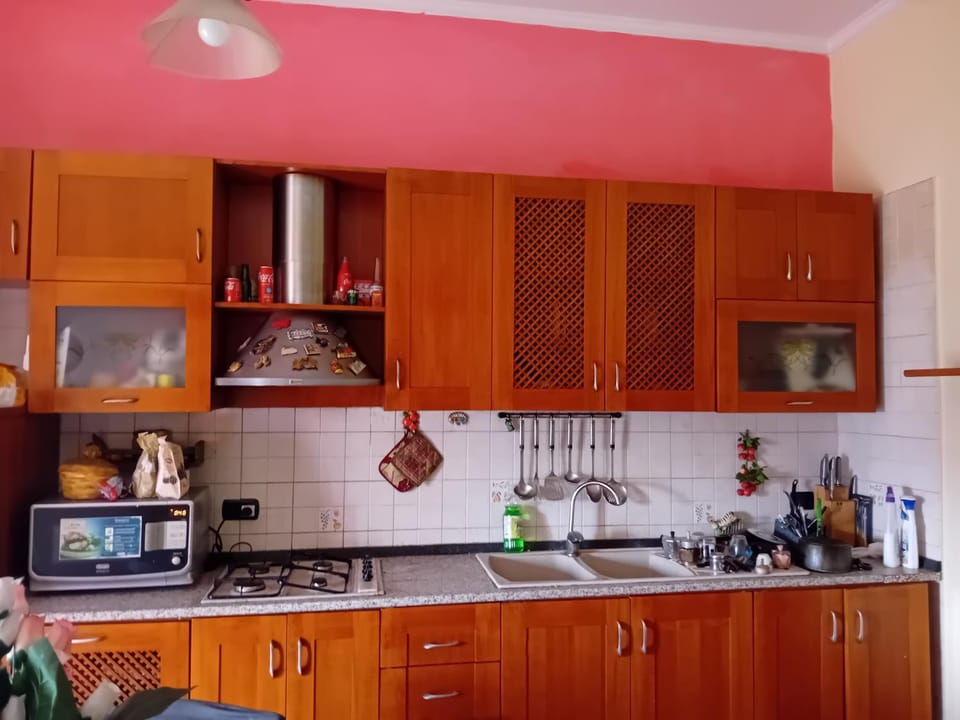 Kitchen or kitchenette, pet friendly