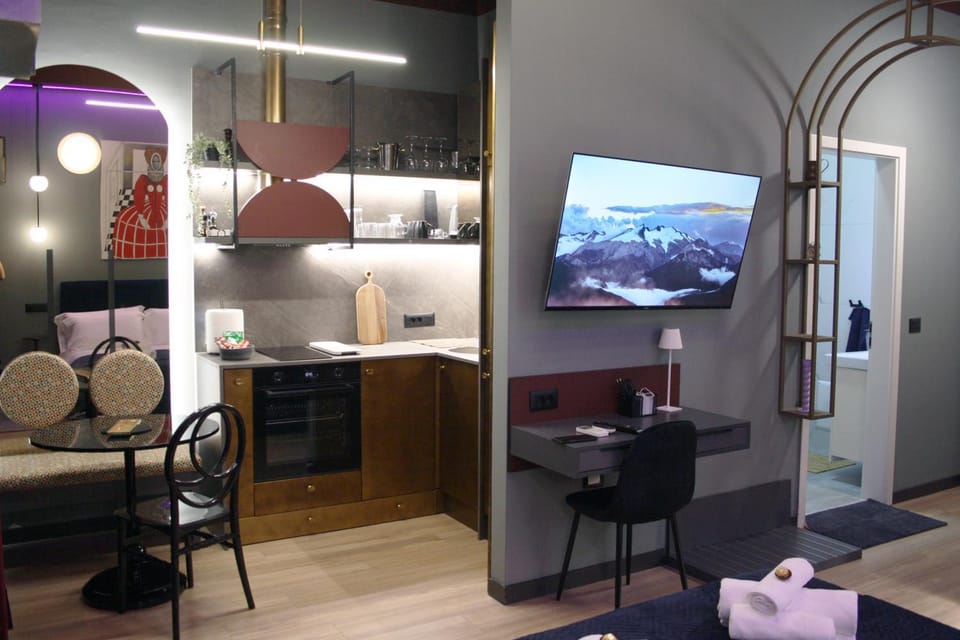 Kitchen or kitchenette, Living room, Dining area, oven, stove, kitchen