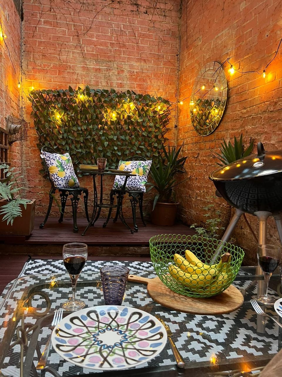Niru Experience Chelsea Oasis with Courtyard Apartment in City of Westminster