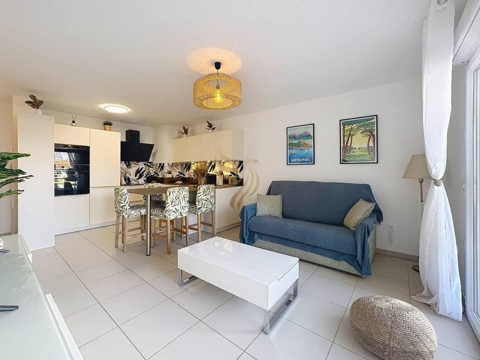 T2 Evasion Azur-4p 150m from t/sea, terrace, park. Apartment in Fréjus