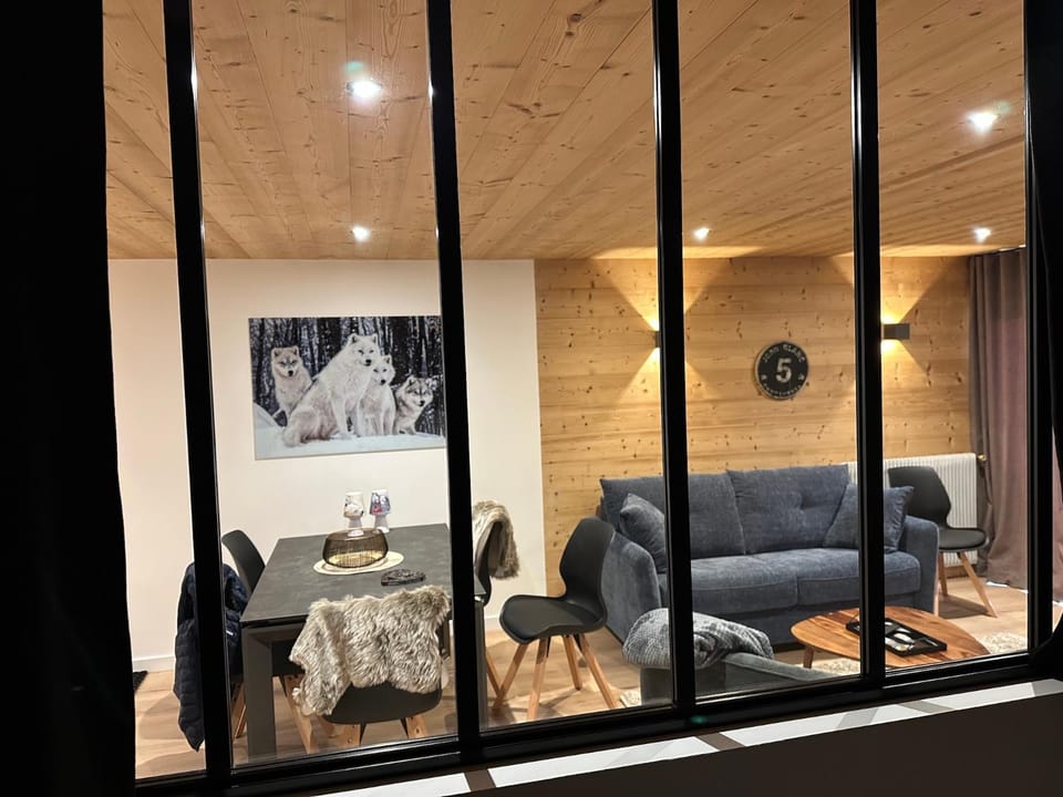 Living room, Seating area