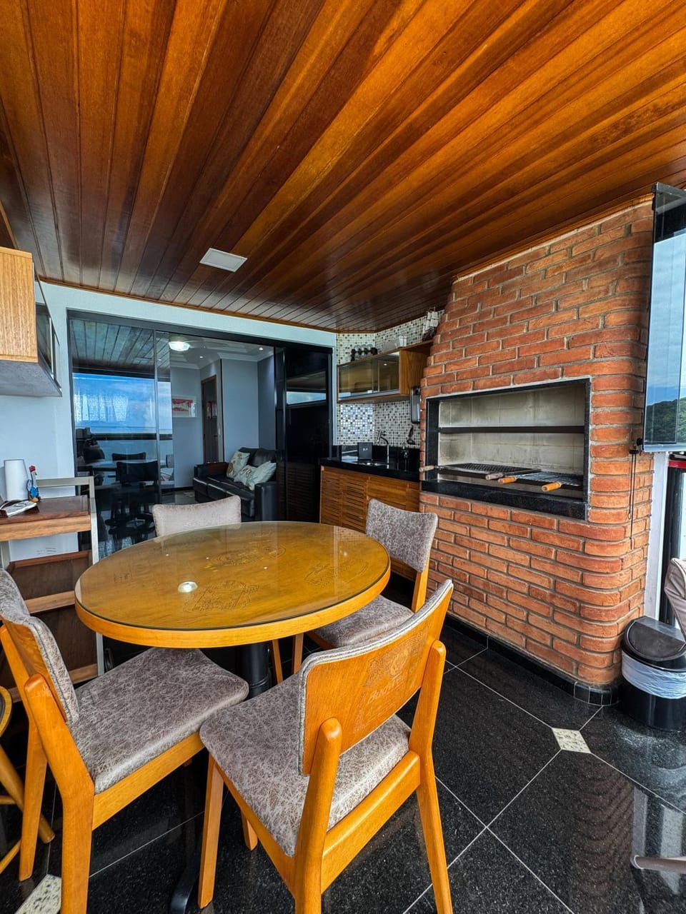 Apt Pé na Areia - Praia Martim de Sá - Espaço Gourmet na Varanda e Piscina Apartment in Caraguatatuba