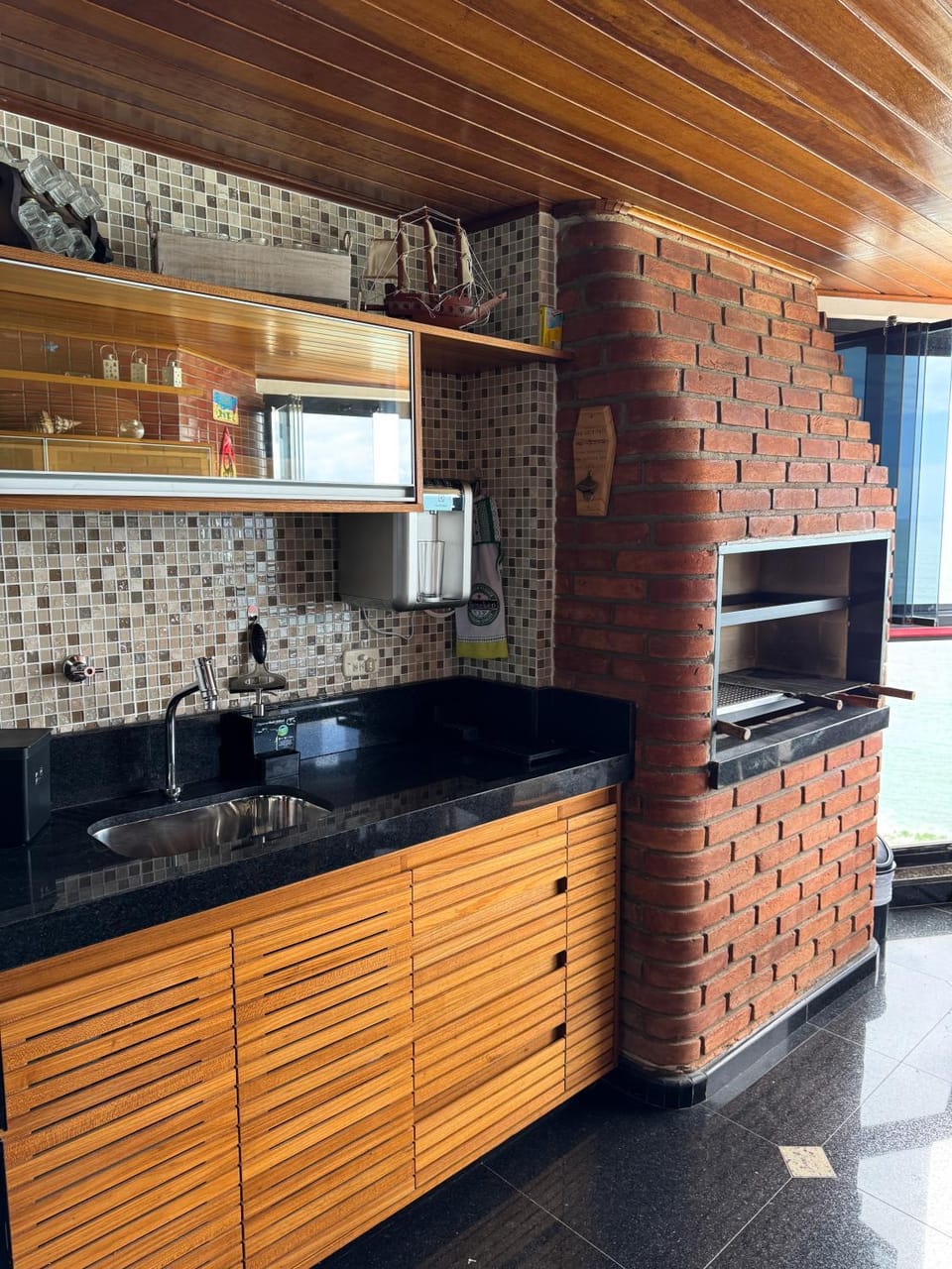 Apt Pé na Areia - Praia Martim de Sá - Espaço Gourmet na Varanda e Piscina Apartment in Caraguatatuba