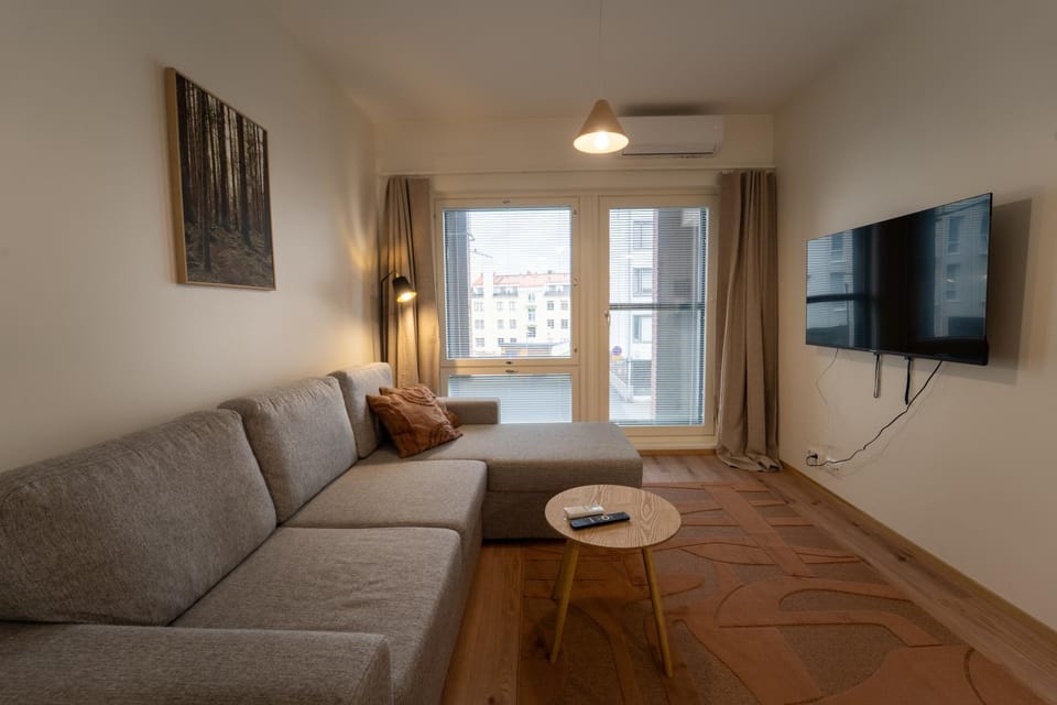 TV and multimedia, Living room, Seating area, Evening entertainment, air conditioner