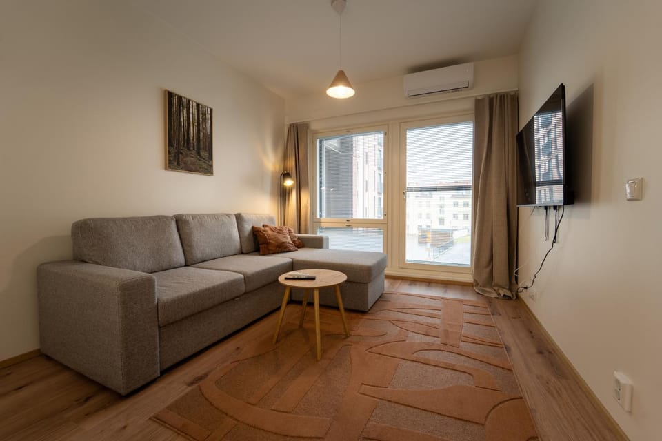 TV and multimedia, Living room, Seating area, Evening entertainment