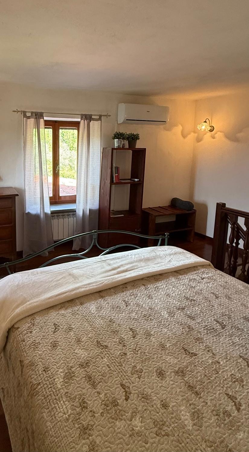 Bed, Bedroom, air conditioner