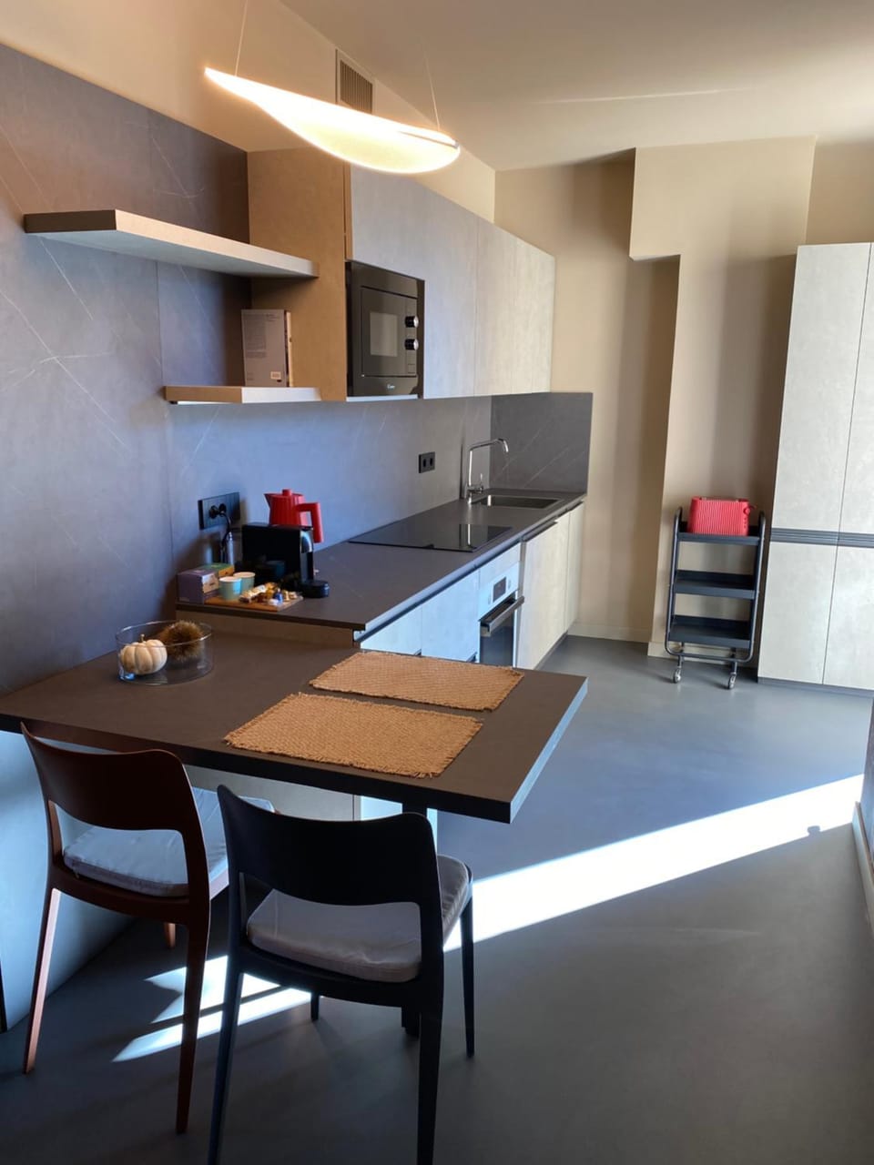 Kitchen or kitchenette, Dining area, oven, stove
