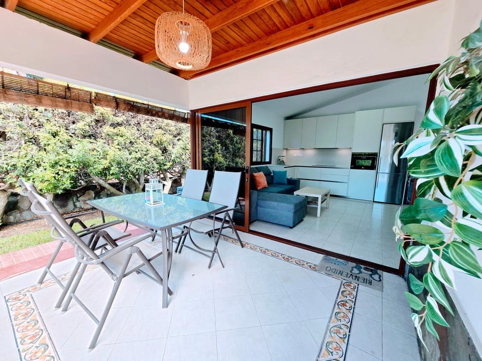 Balcony/Terrace, Living room, Seating area, Dining area