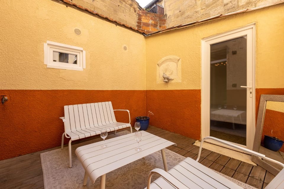 Patio, Living room, sunbed