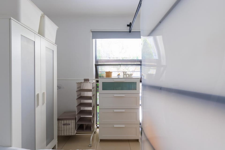 Photo of the whole room, bunk bed, wardrobe