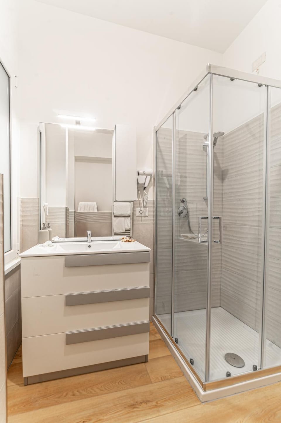 Shower, Bathroom
