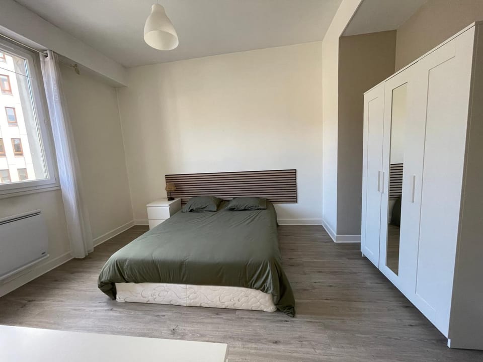 Bed, Photo of the whole room, Bedroom, wardrobe