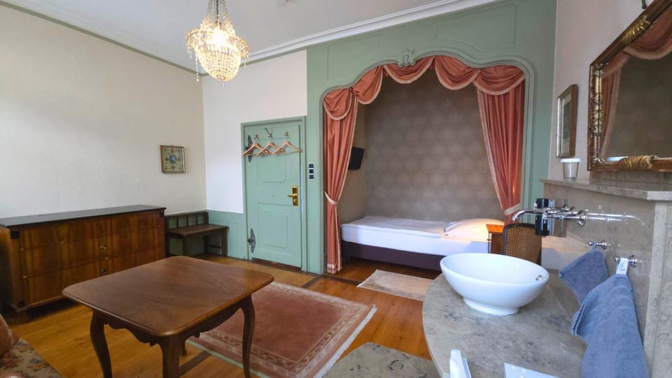 Boardinghouse Sonne Hotel in Offenburg