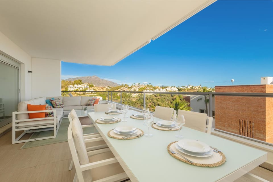 Patio, Day, View (from property/room), Balcony/Terrace, Living room, Seating area, Dining area, Mountain view, Mountain view