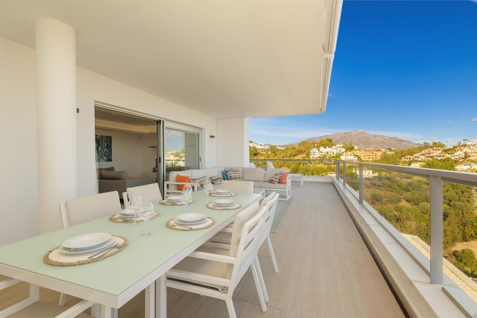 Patio, Day, View (from property/room), Balcony/Terrace, Dining area, Mountain view