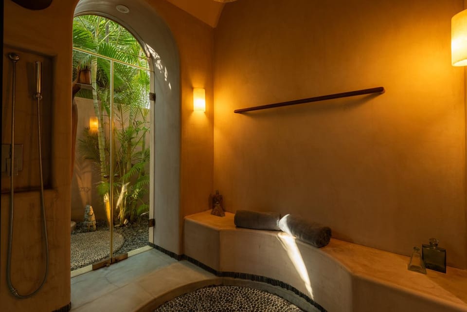 Luxury Beachfront Villa House in Troncones