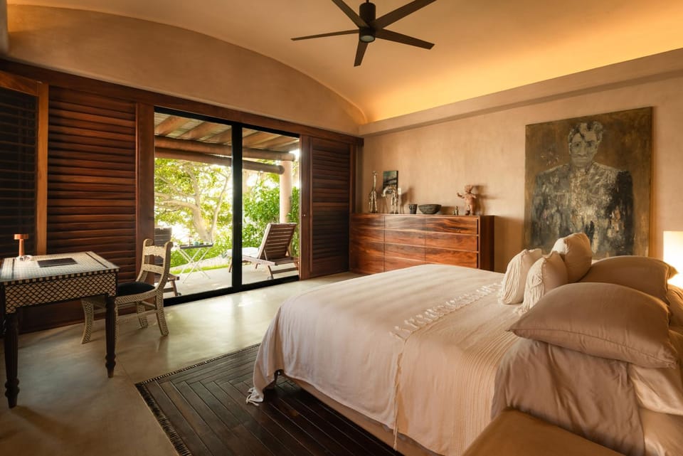 Luxury Beachfront Villa House in Troncones