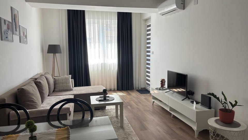 M&M Cozy Apartment-Free Parking Apartment in Skopje