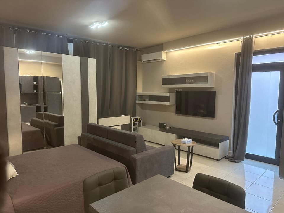 TV and multimedia, Living room, Bedroom