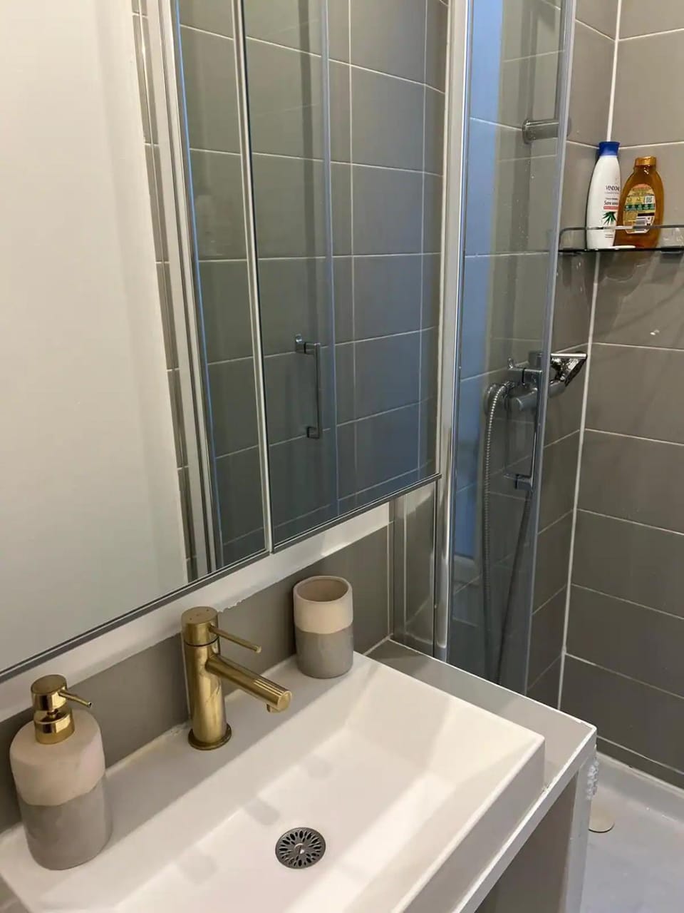 Very cosy flat center of Montmartre Apartment in Paris