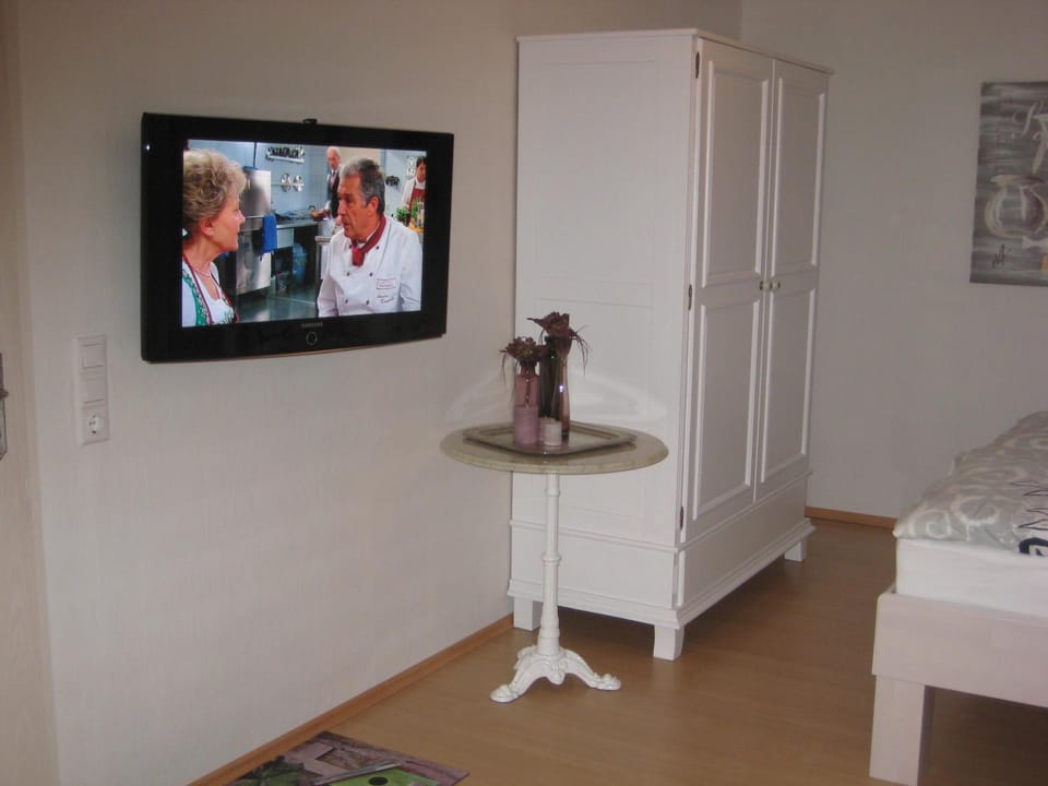 TV and multimedia, Living room, Bedroom