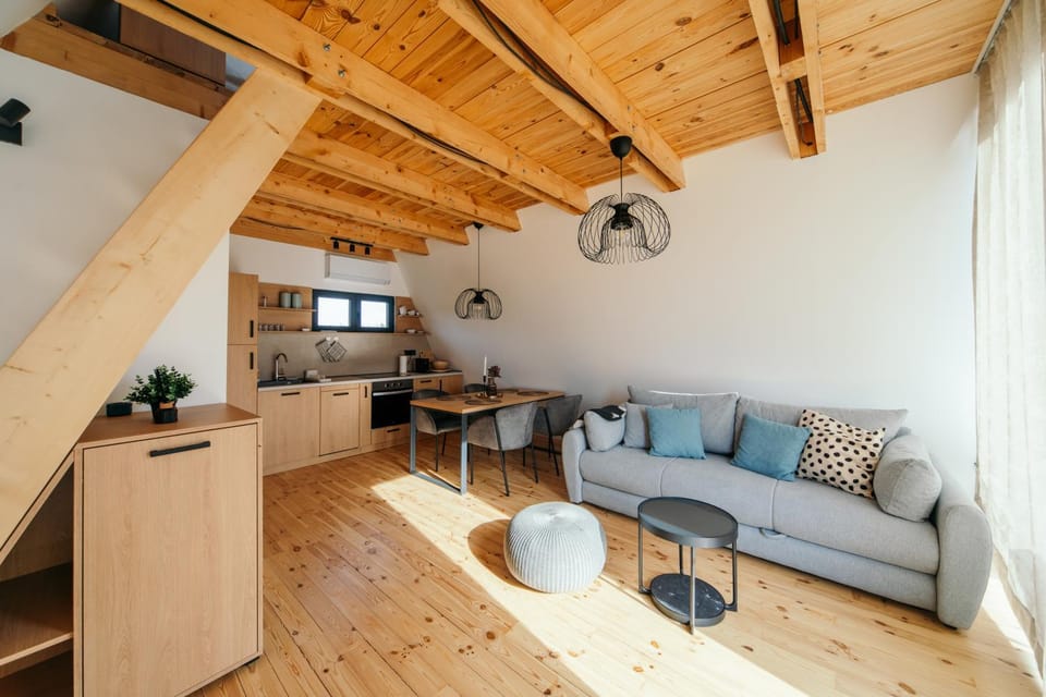 Kitchen or kitchenette, Living room, Seating area, Dining area