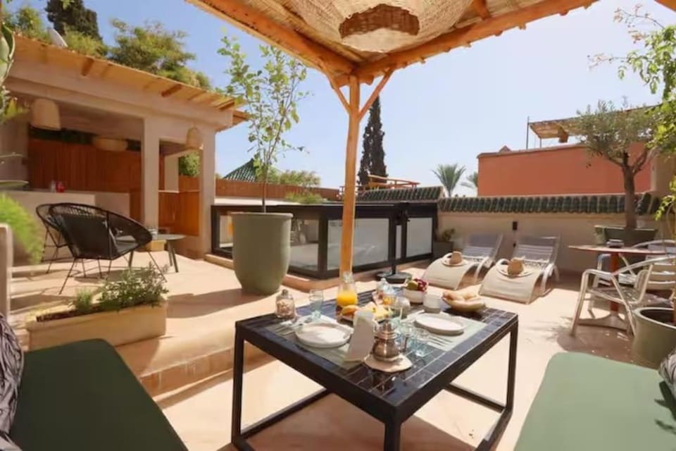 Riad Ptit Kech, Bassin terrasse - Petits déjeuners House in Marrakesh