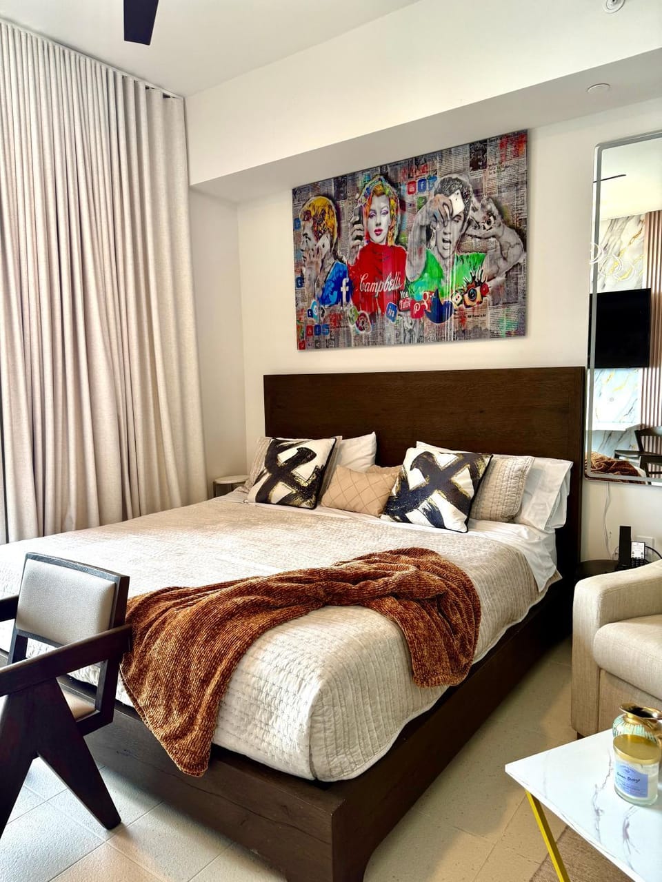 Property building, Restaurant/places to eat, Bed, View (from property/room), Bedroom, City view, Swimming pool, Breakfast