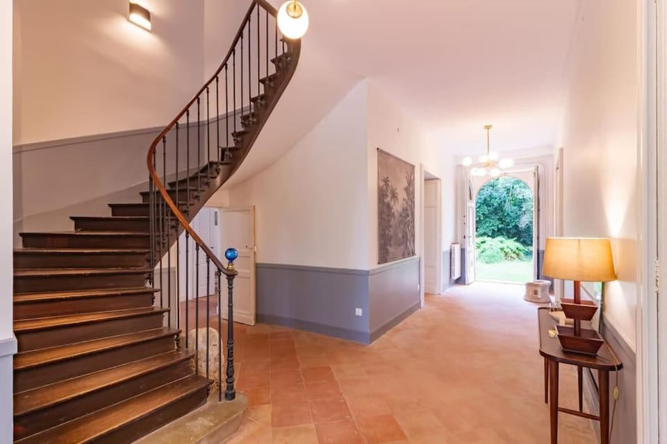Demeure Bajou - piscine privée - parc arboré House in Occitanie