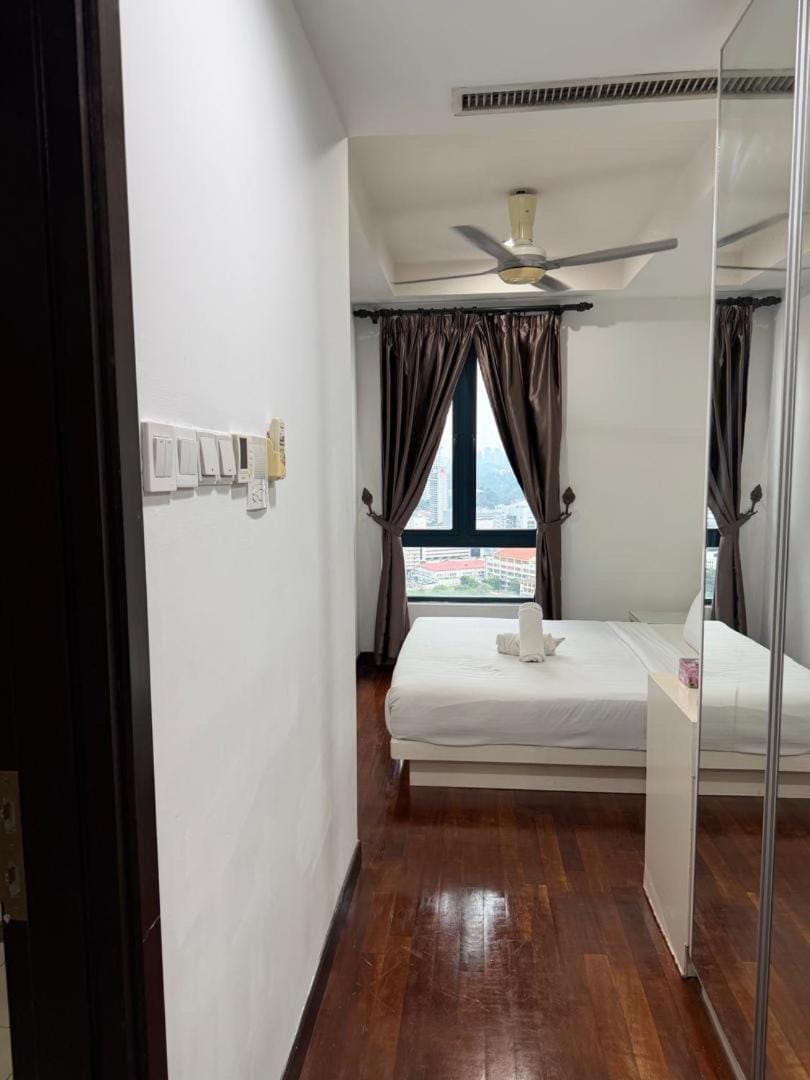 Bedroom, air conditioner