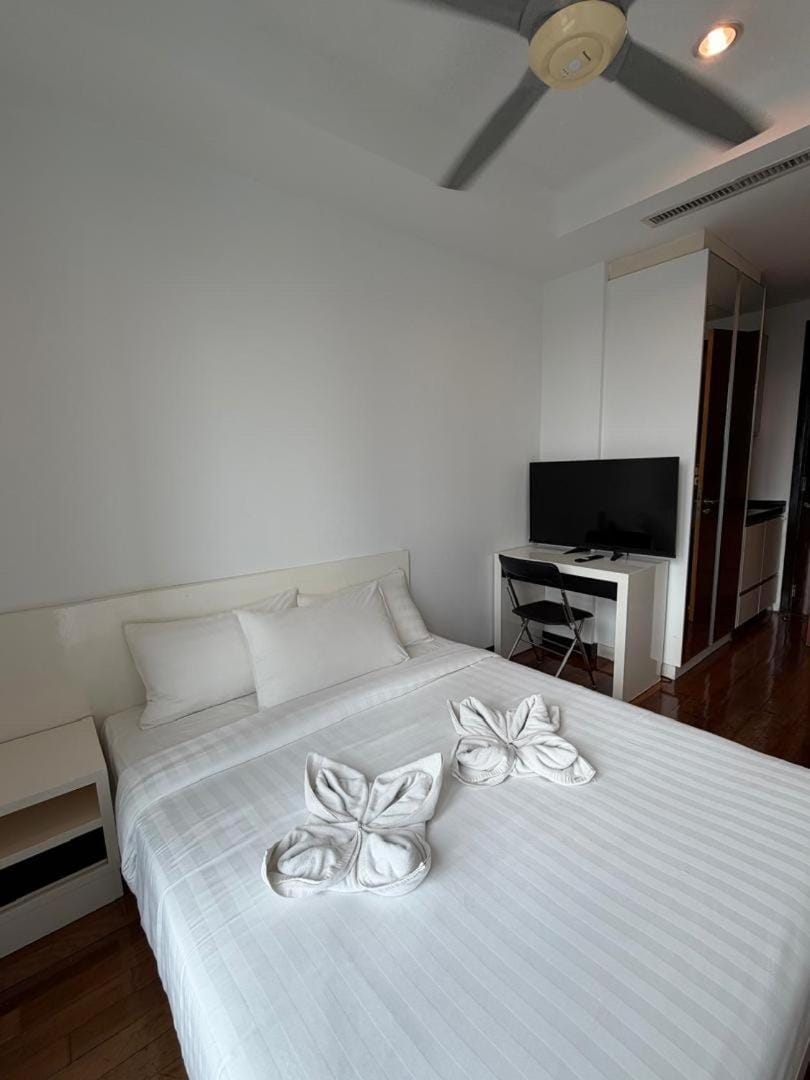 Bed, Photo of the whole room