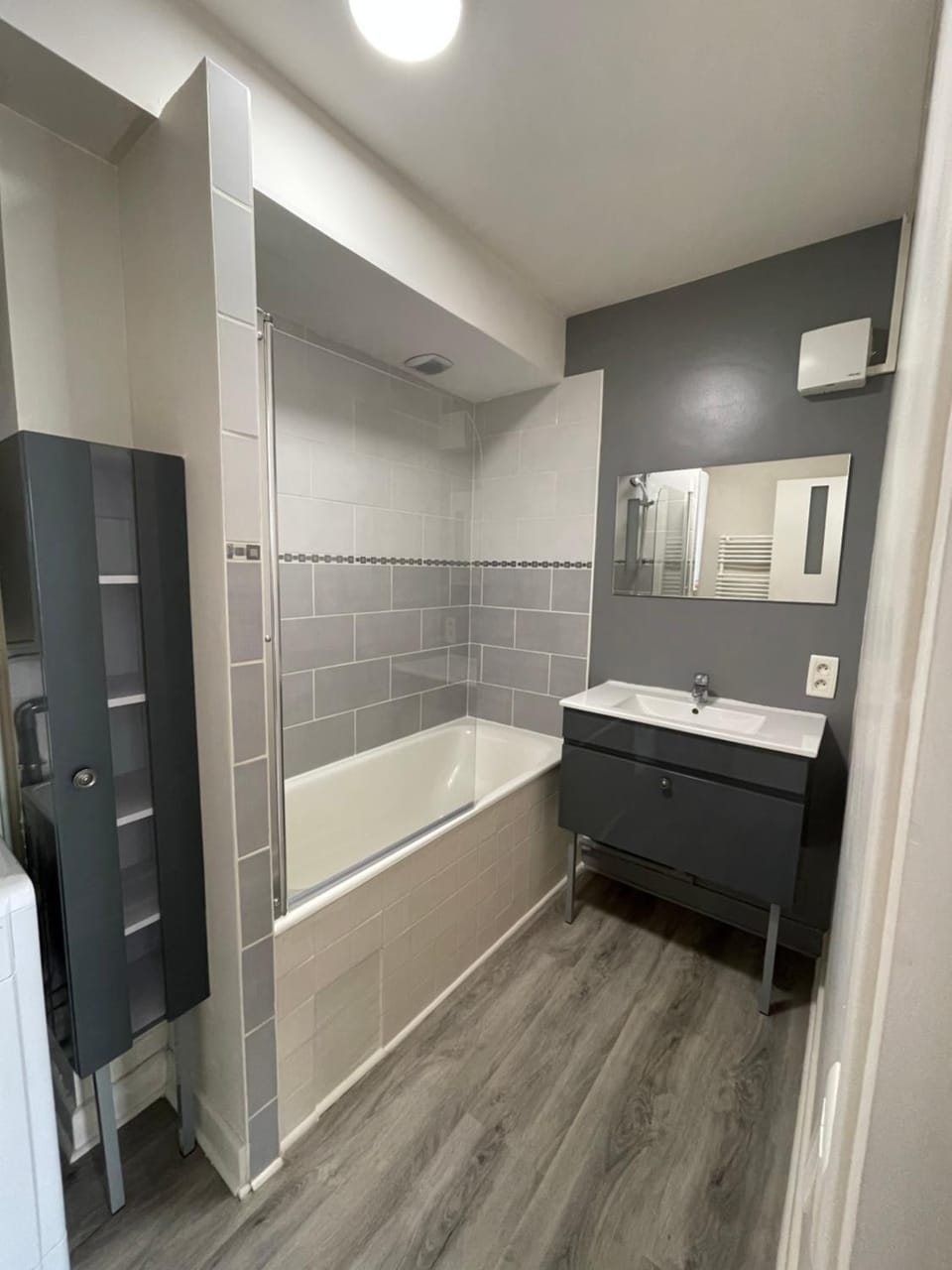 Bathroom, Bath