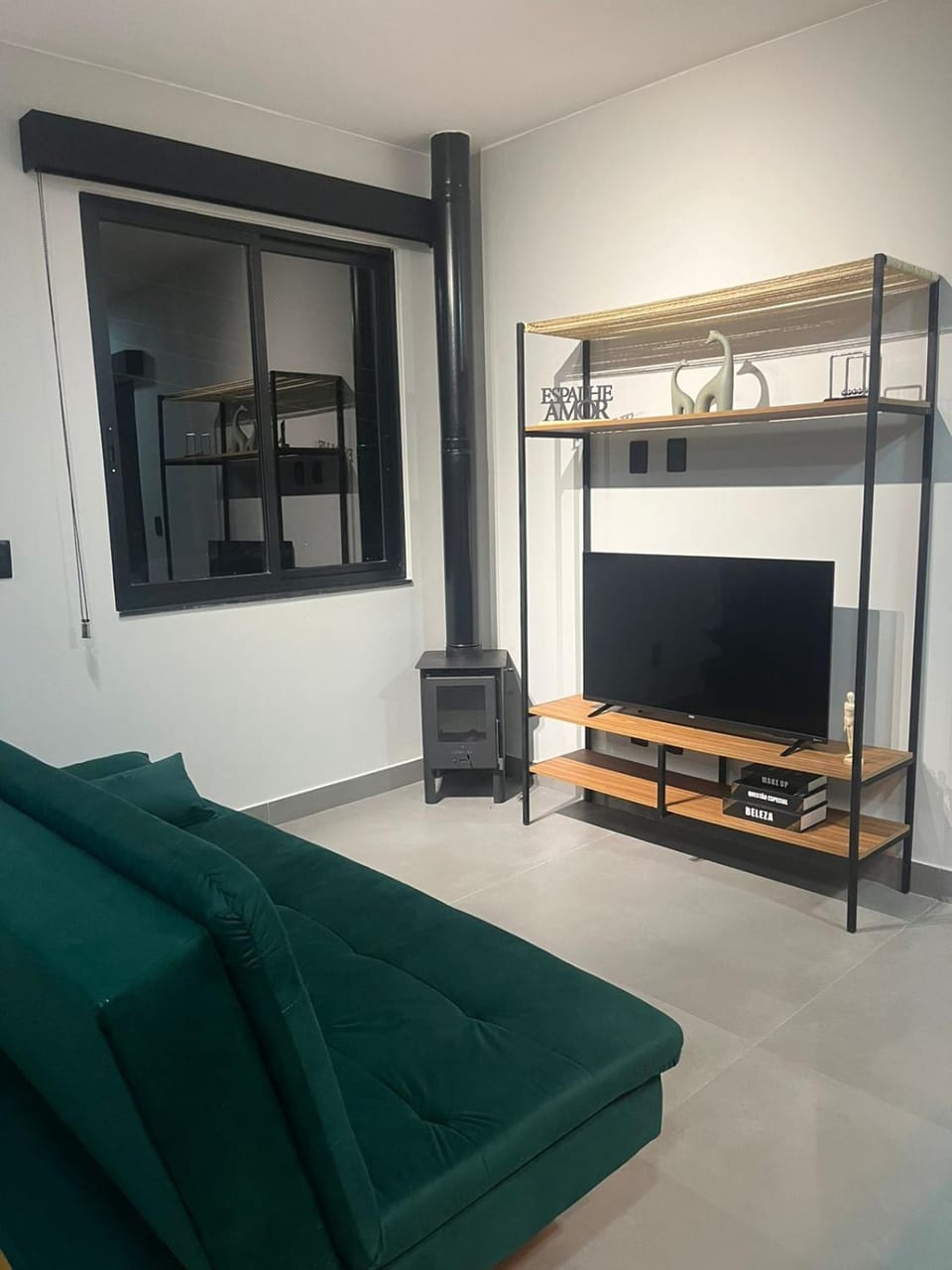 Communal lounge/ TV room, TV and multimedia, Living room, Seating area, fireplace