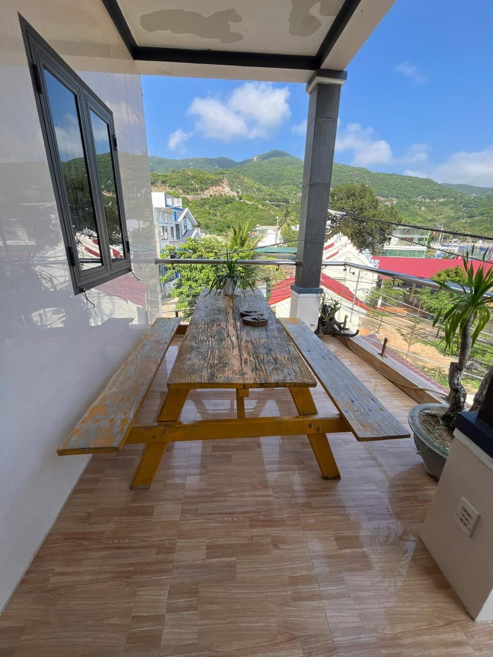 Patio, Day, Natural landscape, View (from property/room), Balcony/Terrace, Dining area, Mountain view