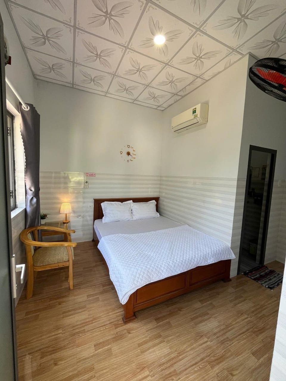 Bed, Photo of the whole room, Bedroom, air conditioner