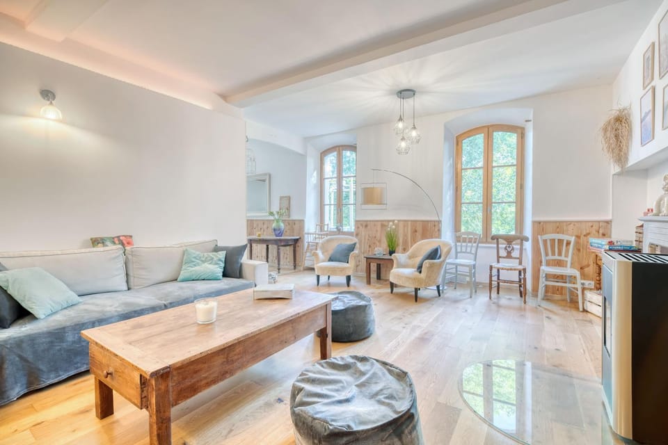 Property building, Living room
