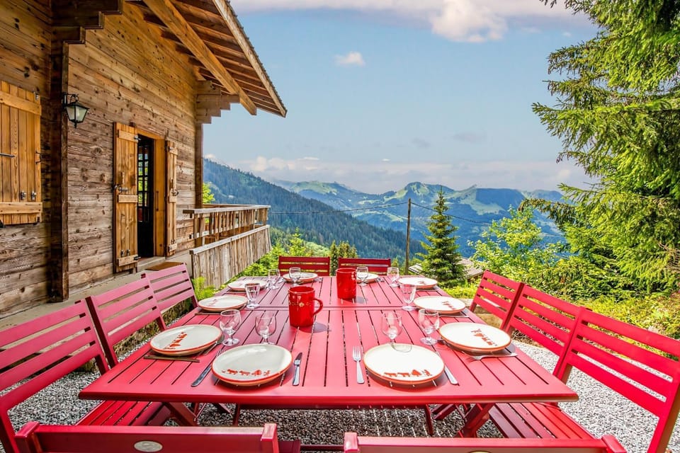 View (from property/room), Balcony/Terrace, Dining area